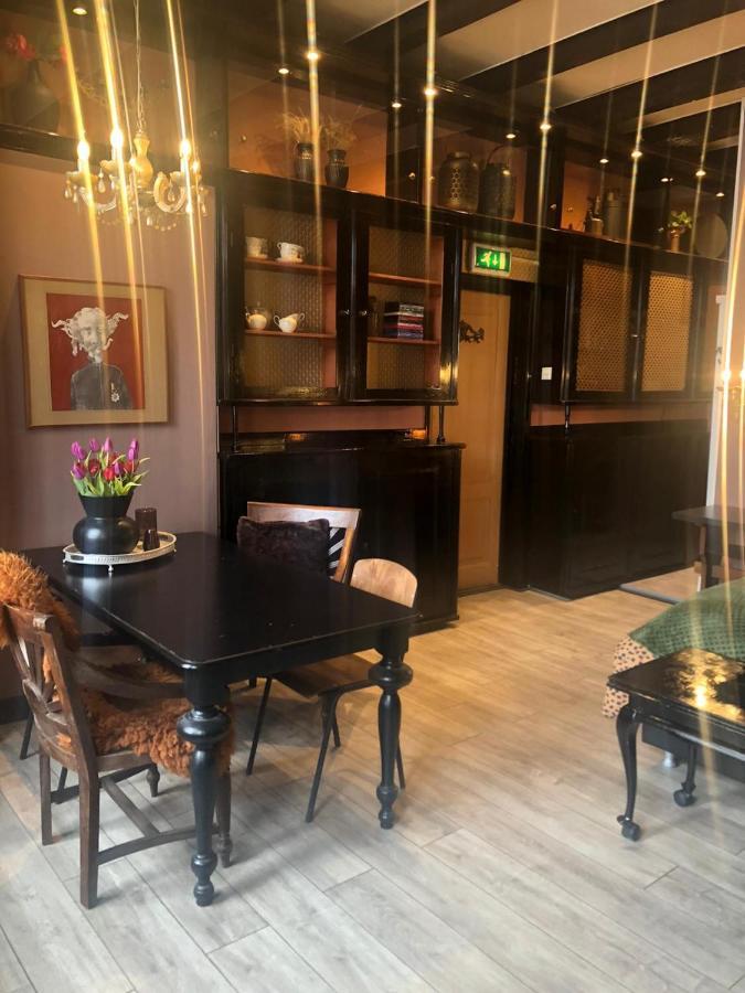 Slapen Bij Cafe De Concurrent Hotel Vlissingen Ngoại thất bức ảnh