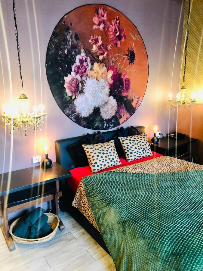 Slapen Bij Cafe De Concurrent Hotel Vlissingen Ngoại thất bức ảnh
