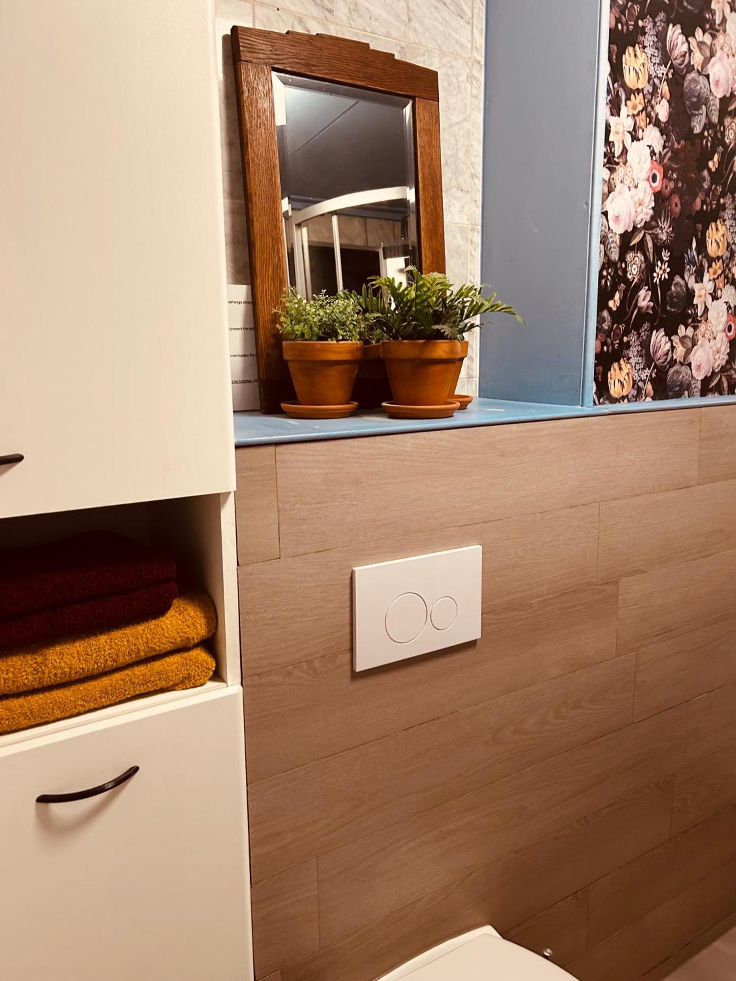 Slapen Bij Cafe De Concurrent Hotel Vlissingen Ngoại thất bức ảnh