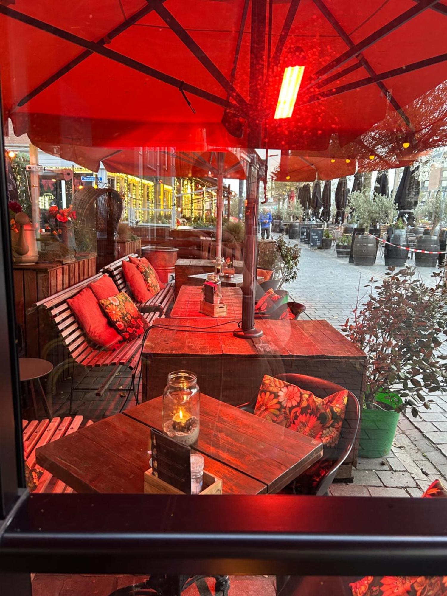 Slapen Bij Cafe De Concurrent Hotel Vlissingen Ngoại thất bức ảnh