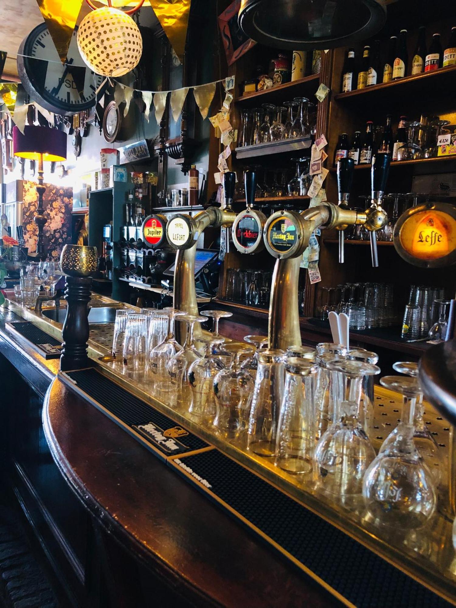 Slapen Bij Cafe De Concurrent Hotel Vlissingen Ngoại thất bức ảnh